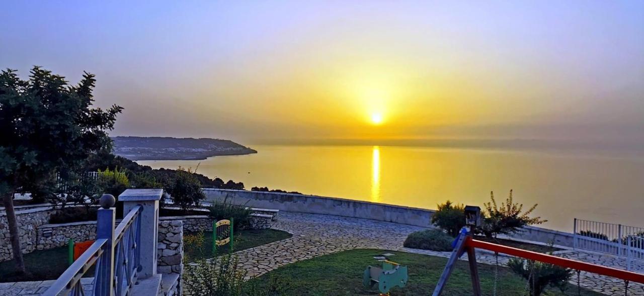 Bed & Breakfast Acquamarina Castro  Екстериор снимка